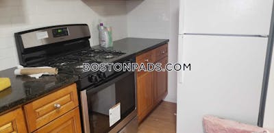 Medford 2.5 Beds 1 Bath  Tufts - $3,000 No Fee