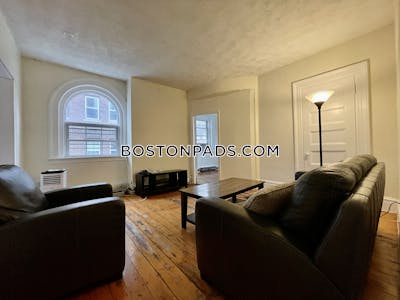Brookline Spacious & Distinctive 4BD 2BA Boston University Unit Boston University - $5,200 No Fee