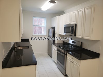 Brookline 1 Bed 1 Bath  Coolidge Corner - $3,395 No Fee