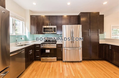 Medford 6 Beds 5 Baths  Tufts - $7,400 No Fee