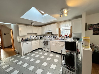 Brighton 3 Bed 1 Bath BOSTON Boston - $3,000 No Fee