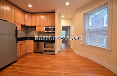 Brookline Sunny 4 bed 1 bath available now on Winthrop Rd in Brookline!! Washington Square - $5,500 No Fee