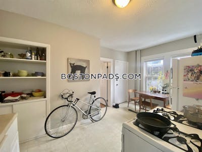 Cambridge Quaint 2BD 1BA Cambridge Apartment Near Central Square Central Square/cambridgeport - $3,375 No Fee