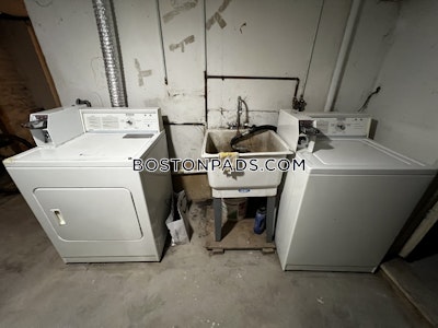 Brookline 2 Bed 1 Bath BROOKLINE  Brookline Hills - $3,100 No Fee