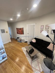 Brighton 3 Beds Cleveland Circle Boston - $4,750 No Fee