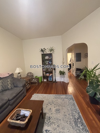 Brookline 1 Bed 1 Bath  Washington Square - $2,900 No Fee