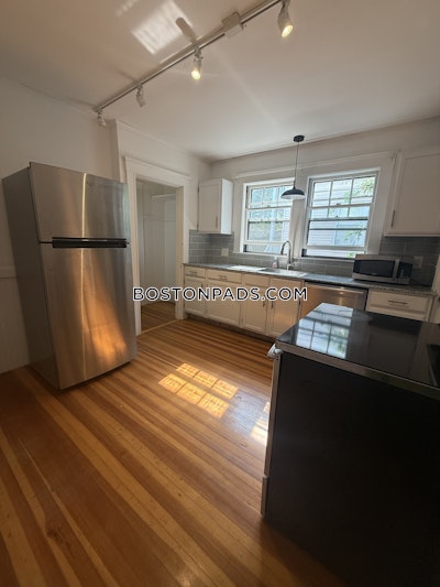Somerville 4 Bed, 1 Bath Unit  Tufts - $5,500 No Fee
