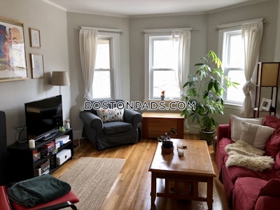 Jamaica Plain 3 Beds 1 Bath Boston - $3,500 No Fee