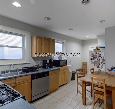 Medford 3 Bed 1 Bath MEDFORD  Tufts - $4,275 No Fee