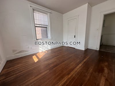 Brookline 1 Bed 1 Bath BROOKLINE- COOLIDGE CORNER $2,600 Coolidge Corner - $2,600 No Fee