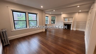 Brookline Apartment for rent 3 Bedrooms 1 Bath Beaconsfield - $4,595 No Fee