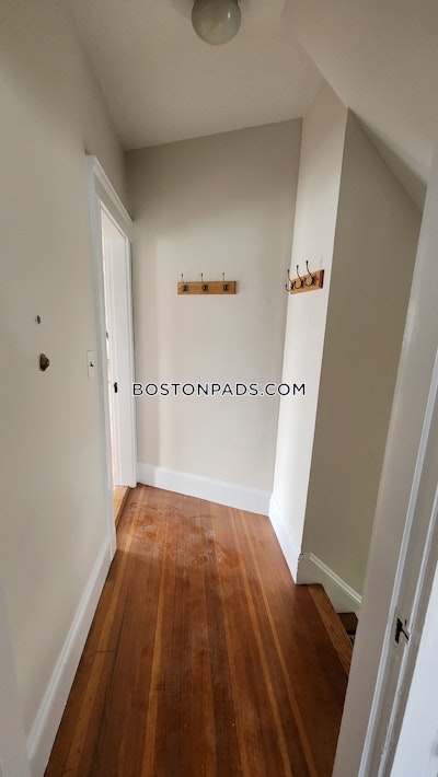 Medford 3 bedroom 1 baths in MEDFORD  Tufts - $4,000 No Fee
