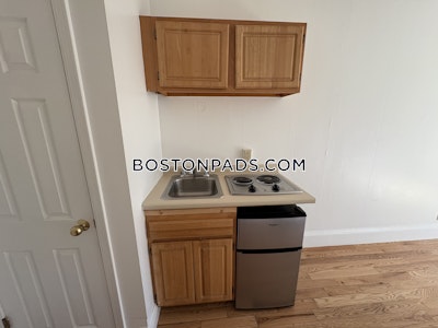 Brookline 0 Bed 1 Bath BROOKLINE- BOSTON UNIVERSITY $2,045  Boston University - $1,995 No Fee