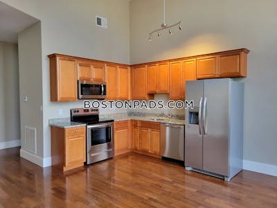 Fall River 3 bedroom 1 baths Luxury in FALL RIVER - $2,595 No Fee